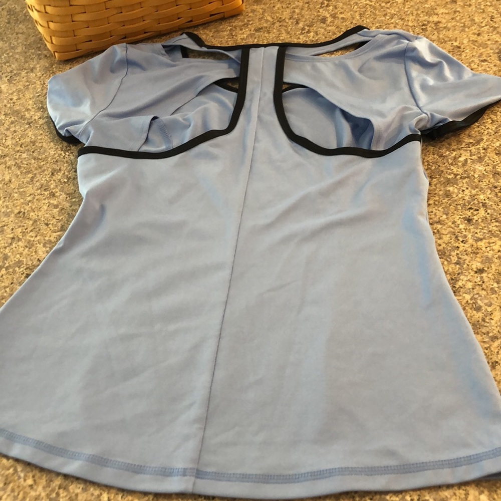 Fila Sport Active Athletic Short Sleeve Top XS Flattering Shape and Style - Picture 9 of 13
